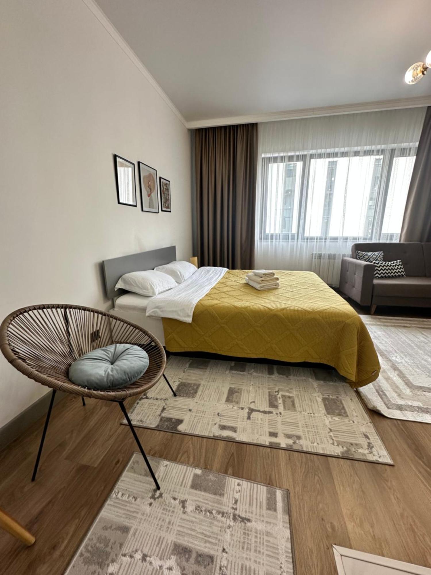 Студия В Теплых Тонах, Эксклюзив Almaty Bagian luar foto